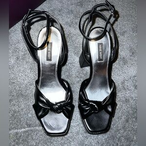 Woman's Heels Nine West Vivid 3 Size 9.5